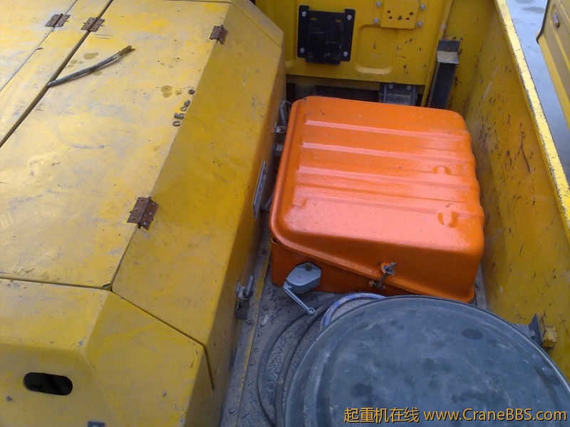 徐工70K减震是用的气囊减震