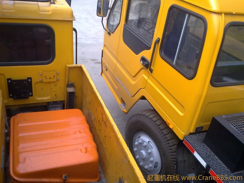 徐工70K减震是用的气囊减震