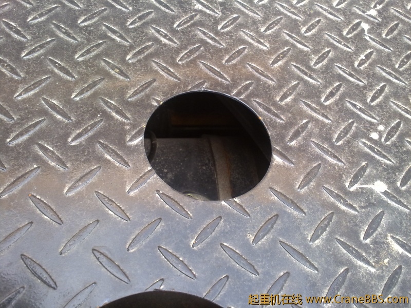 徐工70K减震是用的气囊减震