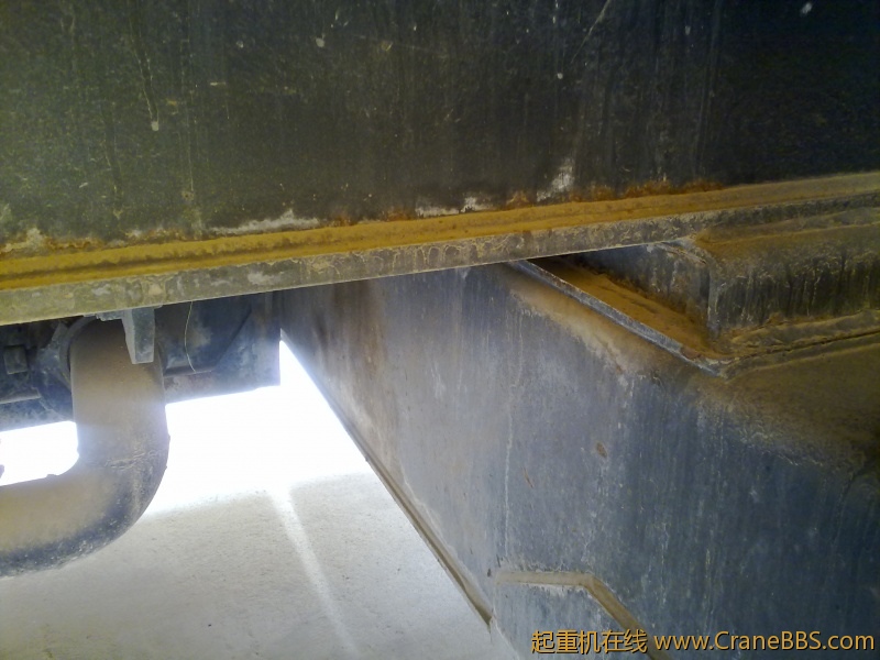 徐工70K减震是用的气囊减震