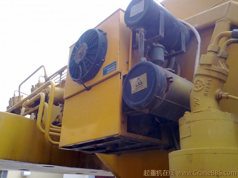 徐工70K减震是用的气囊减震