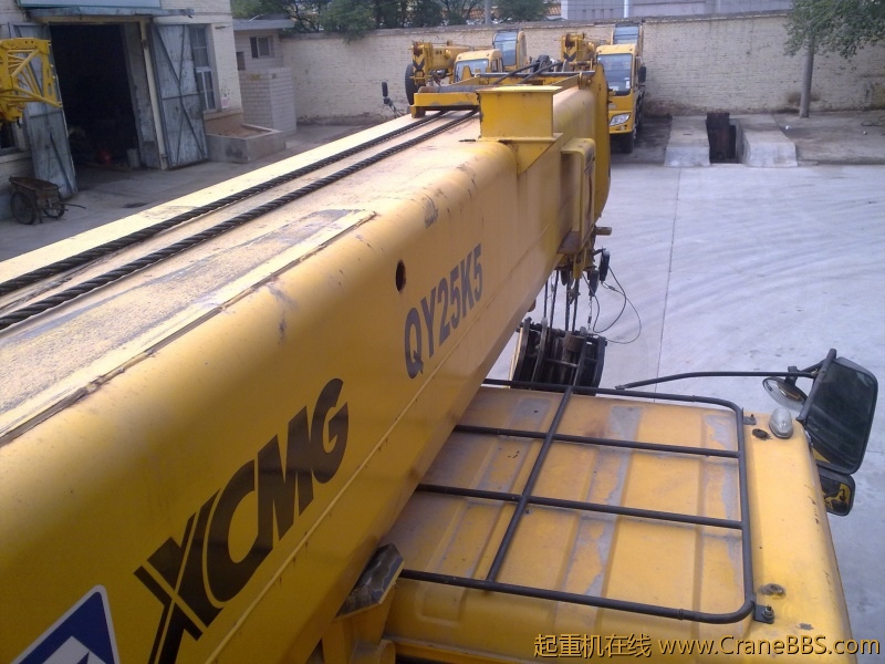 徐工70K减震是用的气囊减震