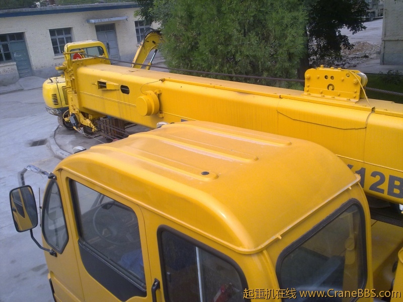 徐工70K减震是用的气囊减震