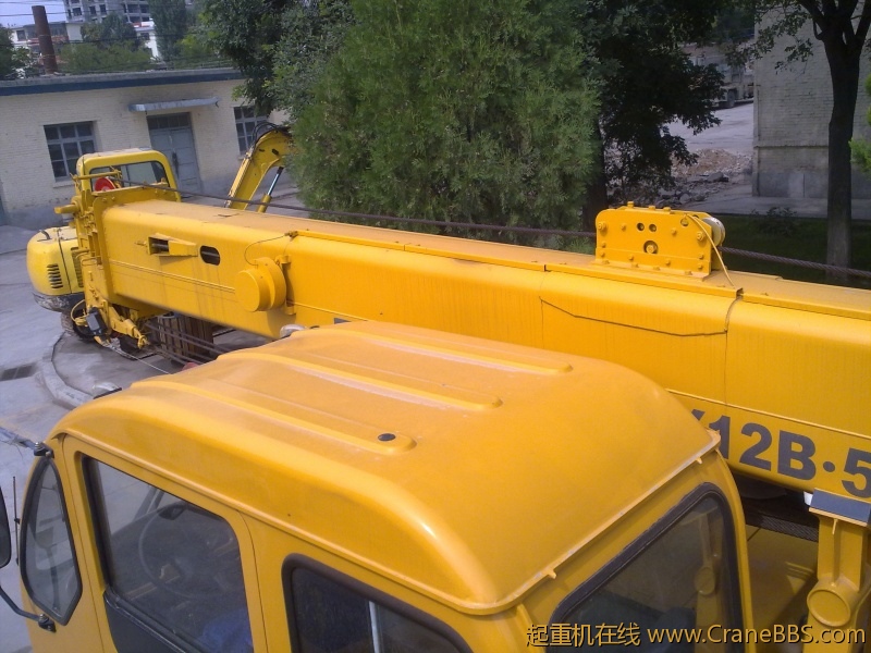 徐工70K减震是用的气囊减震