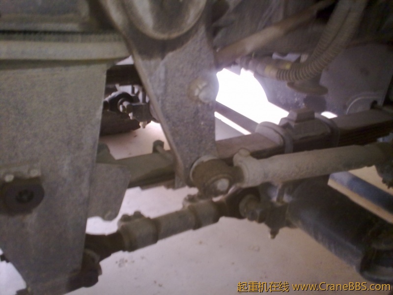 徐工70K减震是用的气囊减震