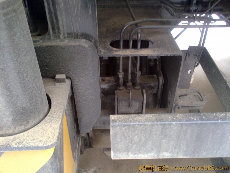 徐工70K减震是用的气囊减震