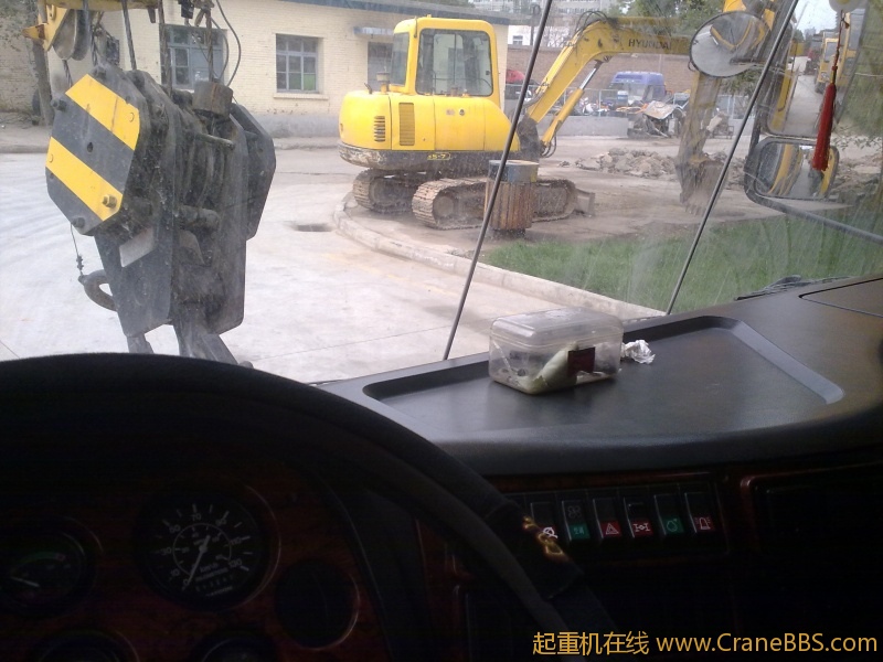 徐工70K减震是用的气囊减震