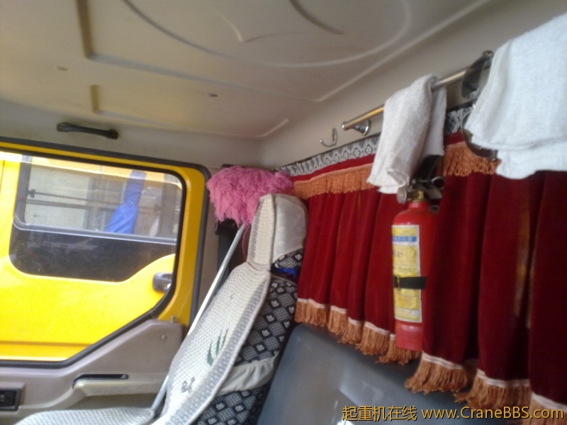 徐工70K减震是用的气囊减震