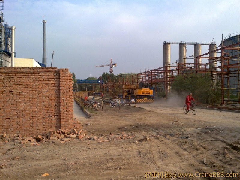 利勃海尔750安装大钩了