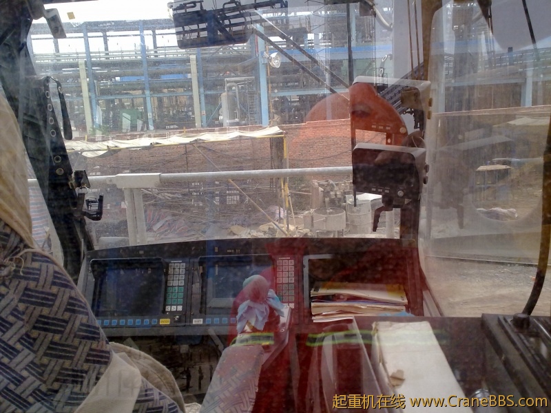 中石油第二建设公司利勃海尔750 