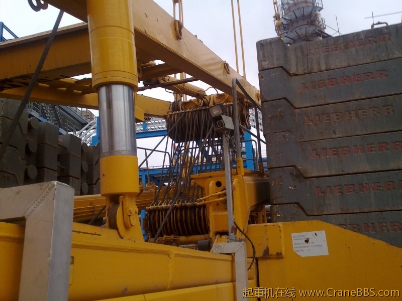 中石油第二建设公司利勃海尔750 