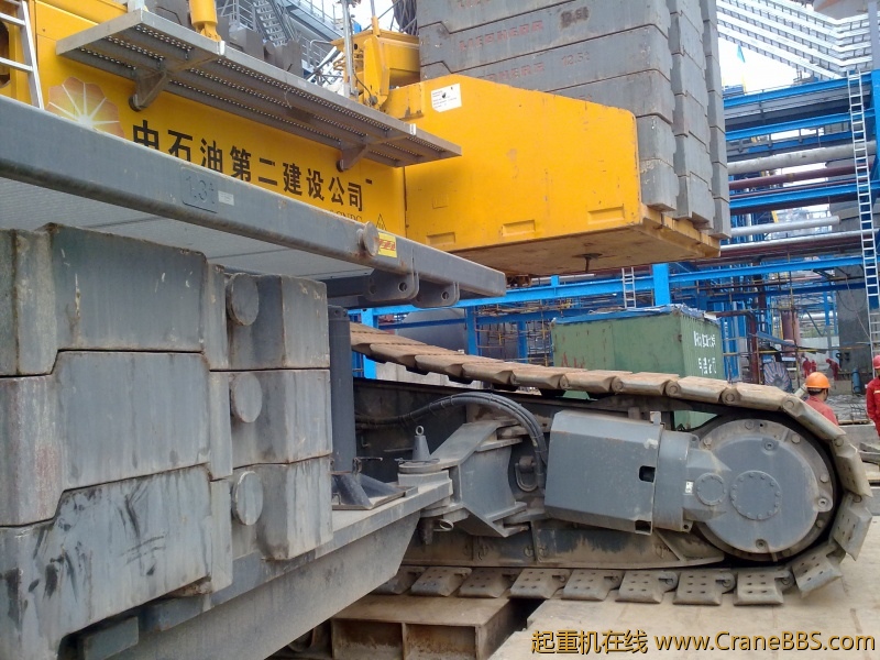 中石油第二建设公司利勃海尔750 