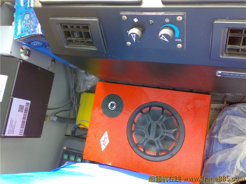 放在空调和椅子之间刚刚好