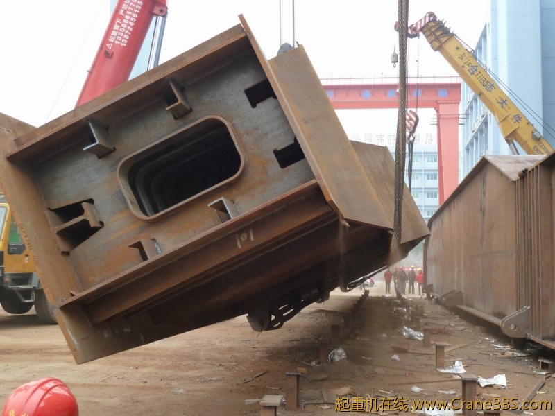 葛洲坝船厂100吨钢梁4.JPG