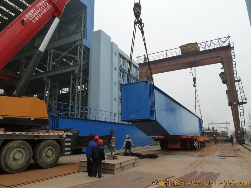 葛洲坝船厂150吨钢箱梁2.JPG