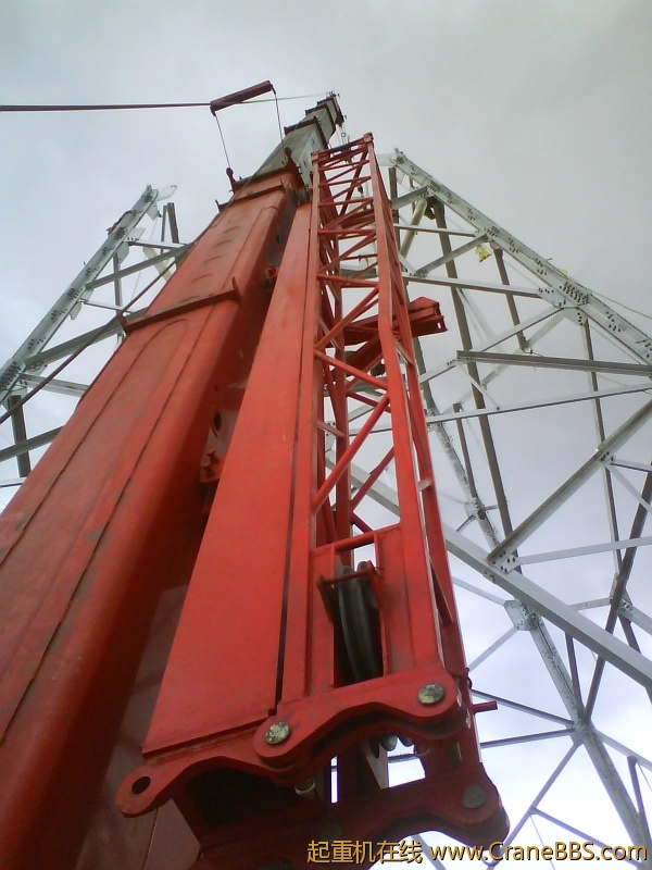 超高电塔安装2.JPG