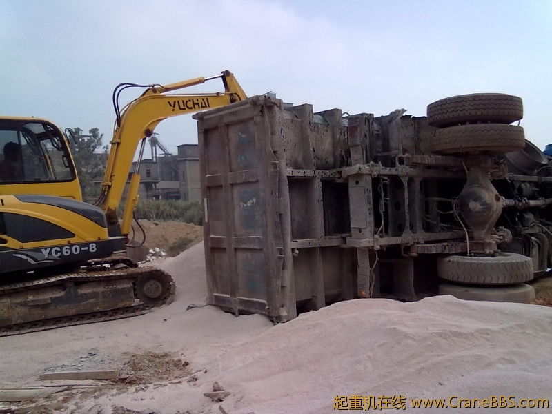 叫了台玉柴60把车厢清空