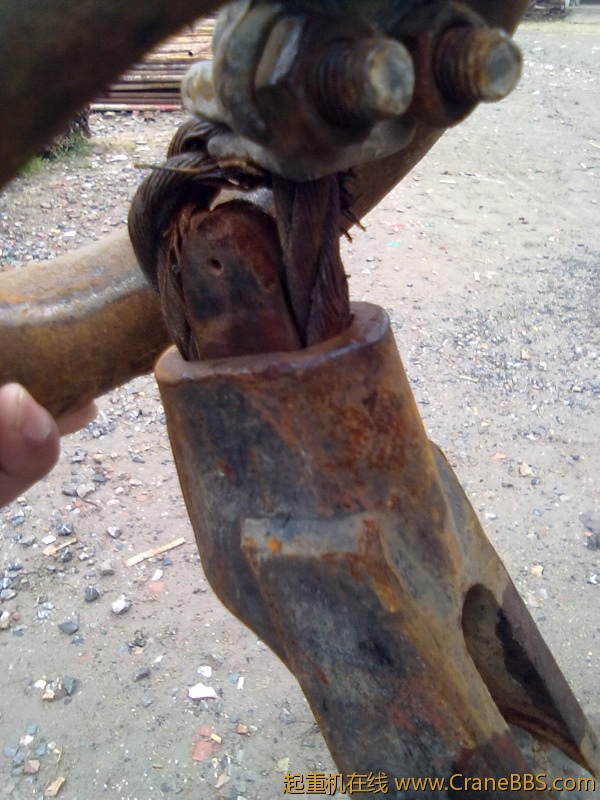 就是右这里老是断，上次断了一股真是吓人