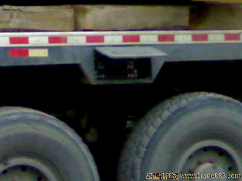 把车停好，不让进院，在外面一顿拍