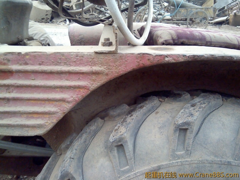 厚实的当泥板，真正的钢板，现在的是铁皮。