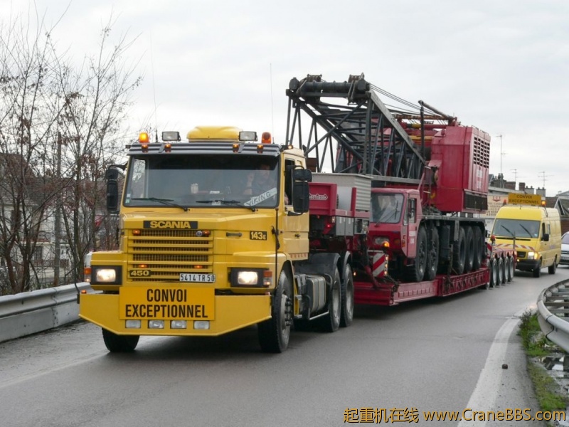 p-crane transport gottwald.jpg