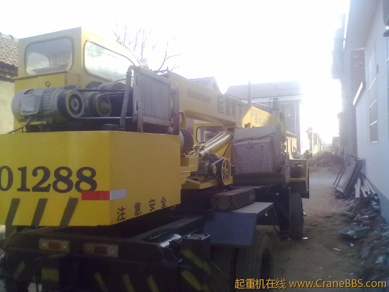 屁股后面2吨混凝土