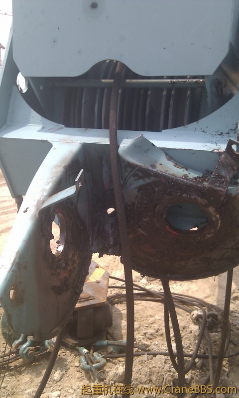 破爛了的加長臂，結構過於單薄脆弱