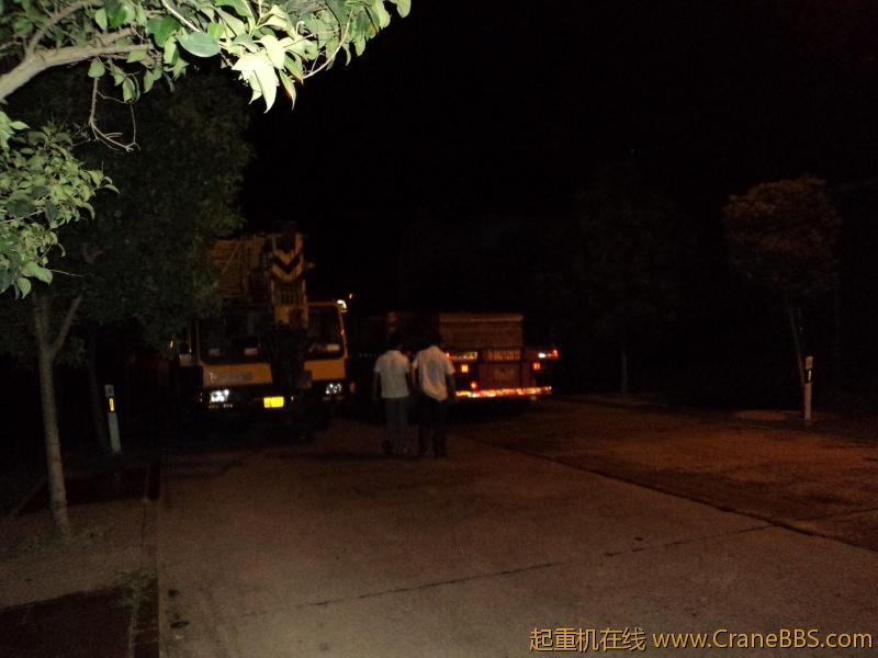 我的车那天也去了，车没帮上忙，我却在那忙到早上6点多。