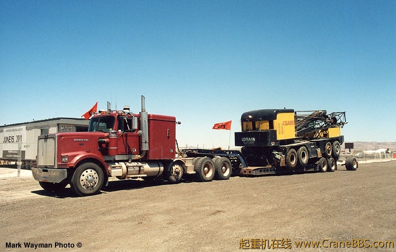 crane 6 Western Star with Lorain Crane taken at North Las Vegas.jpg