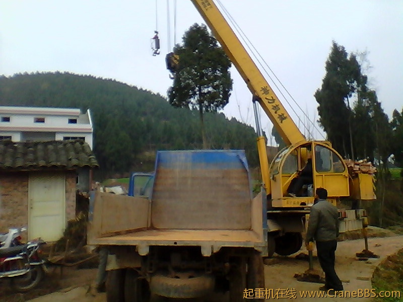 起吊成功有，有点紧张中间没拍