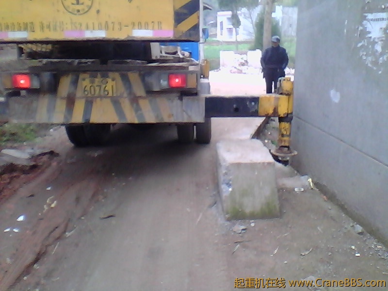 这路8吨能进吗？