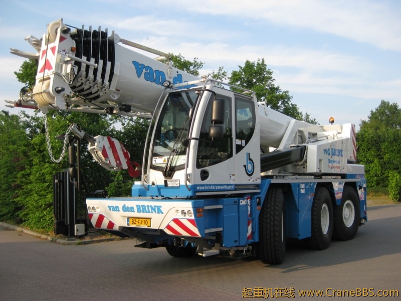 brink-liebherr-ltc1045-2-verreiker-verhuur-hoogwerker-verhuur.jpg