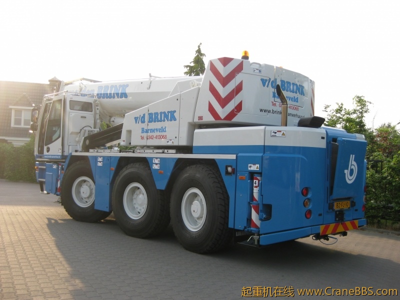 liebherr-ltc1045-3_1-brink.jpg