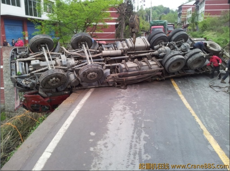 右边有高压线只有这样翻