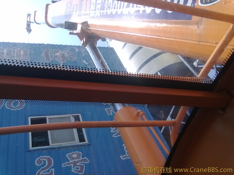 往搅拌楼上吊小东西