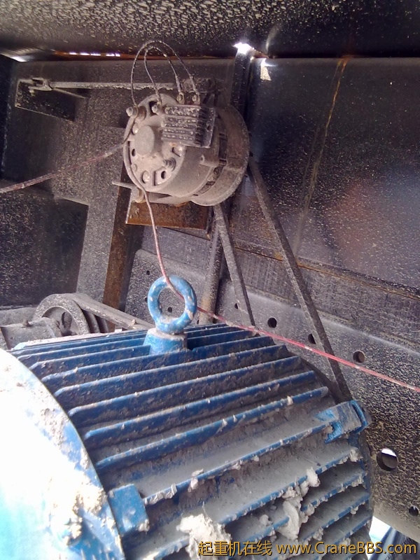 还可以给电瓶充电哦