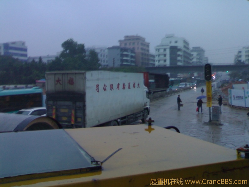 对面也堵了，汗