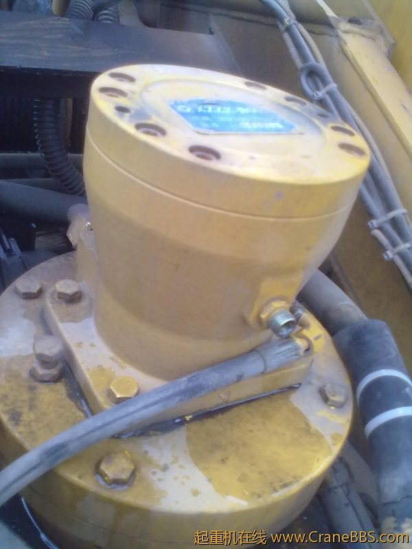 就是不知道流的是液压油还是齿轮油