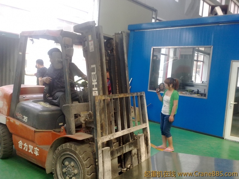 她给设备照相我给她照相O(∩_∩)O~