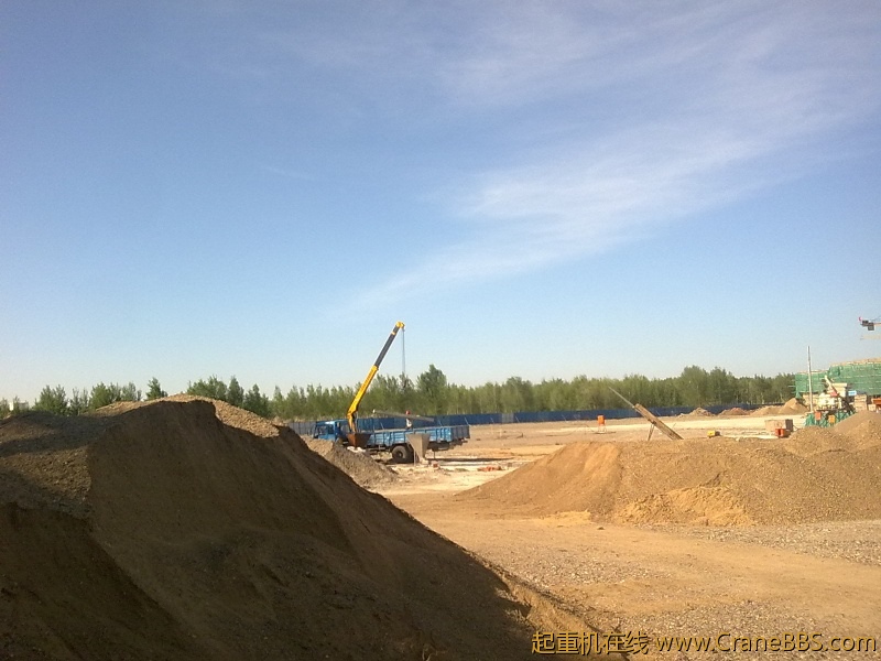 自备吊来抢活了 