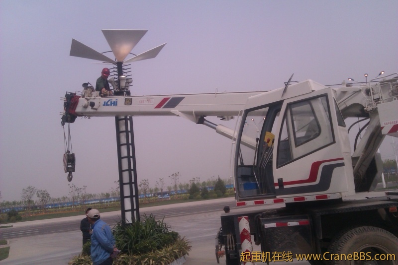 吊车干活不用吊