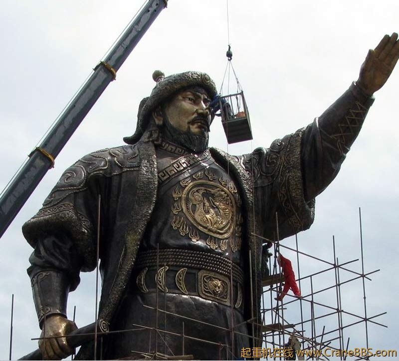 世界最高成吉思汗站立雕像落户吉林省松原市