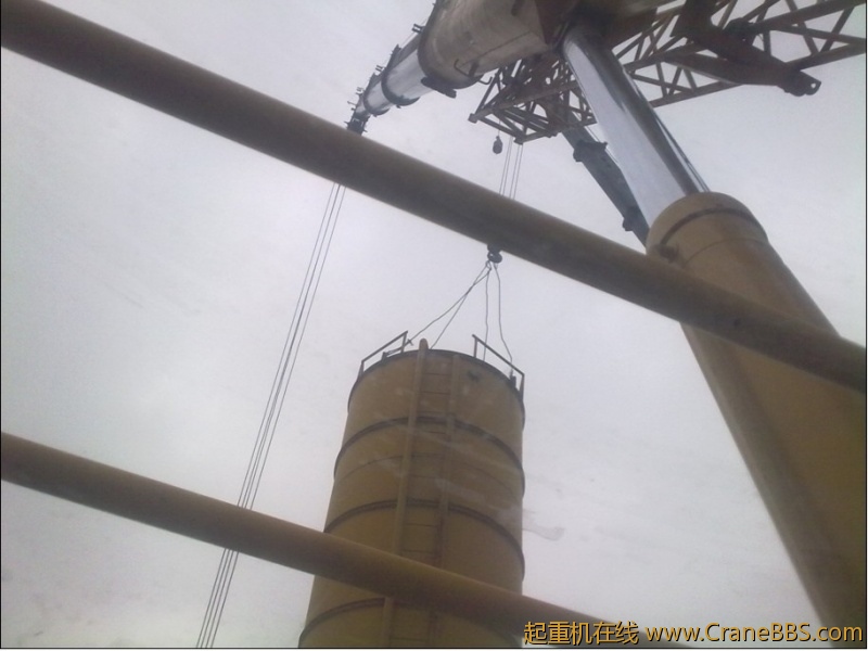 罐子放下来吊臂回来好多