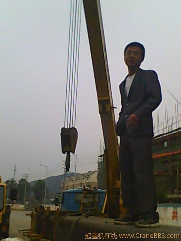 小伙帅不
