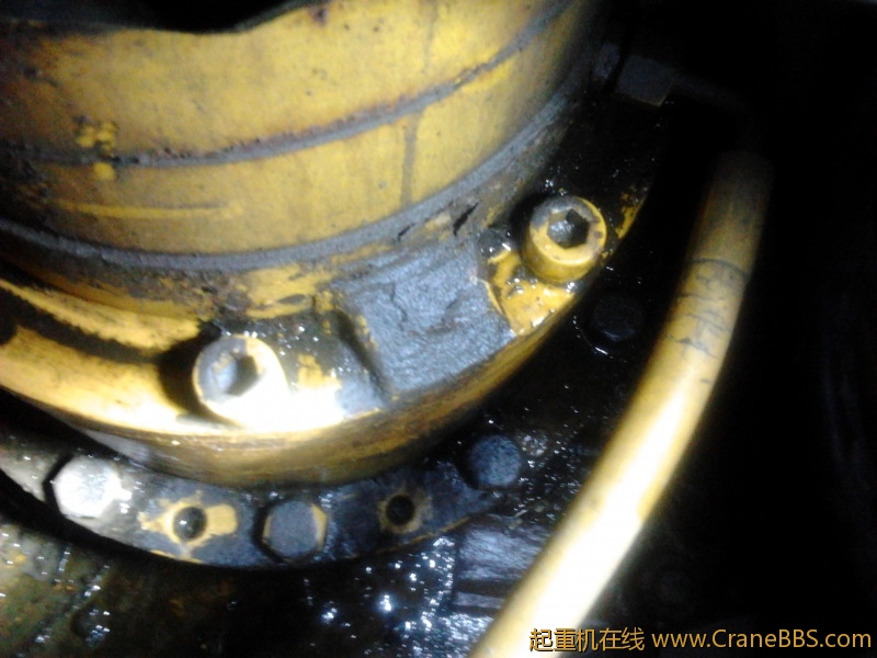 转盘马达减速机渗油