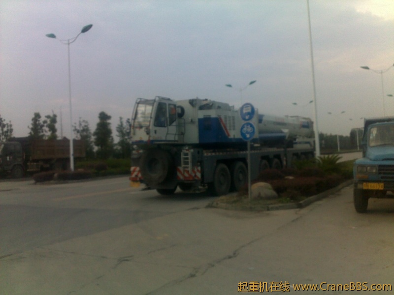 无锡天力的大车路过我们这买早点好像是350的。7桥的双变副