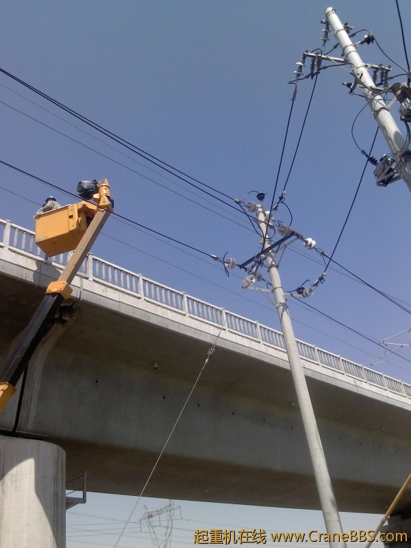 俩人没事，升高铁上看看