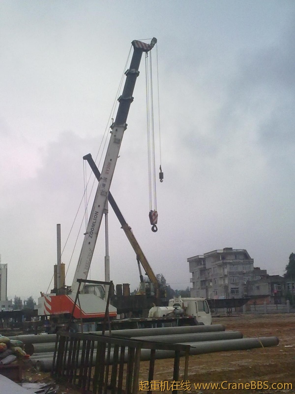 这辆中联20h是今年年初开的 