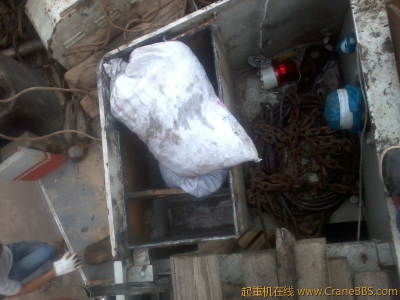 2块配重里面只掏出5袋沙子！准确的说4口袋！