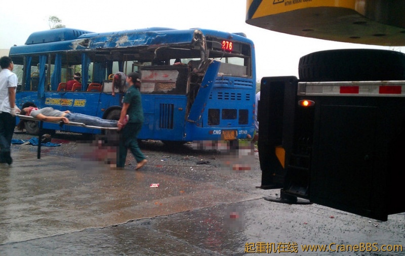 青木关车祸原因系重型吊车下坡转弯发生侧滑所致